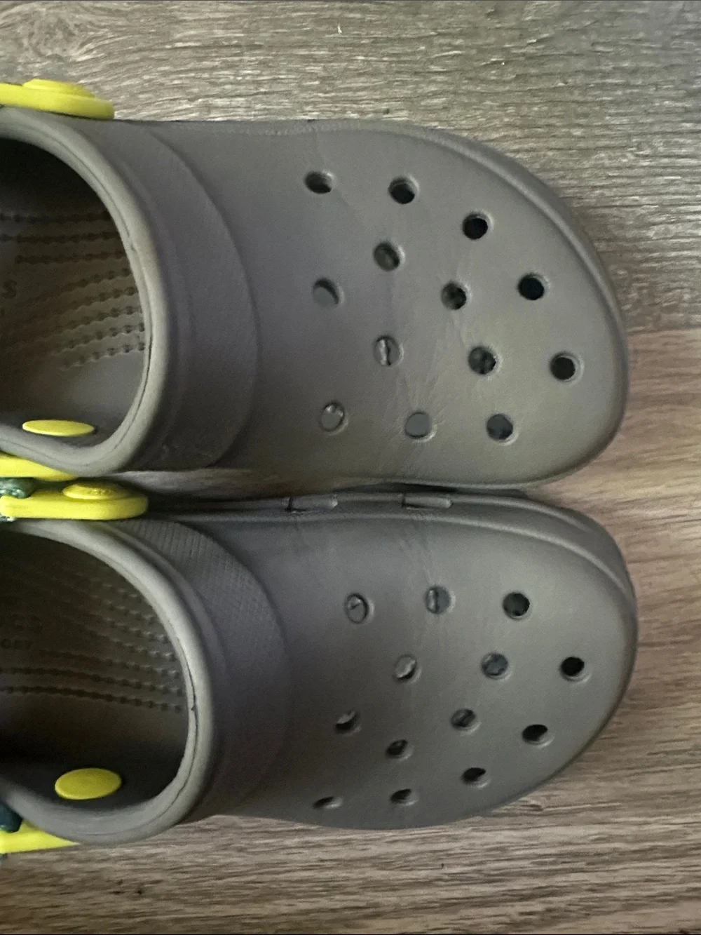 CROCS all terrain Clogs in Gray with Yellow Heel Strap kids size J1
